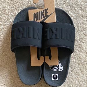 Nike Womens Offcourt Slide Womens